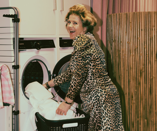 Stinkt je wasmachine? Zo maak je hem schoon